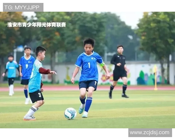 足球明星队服儿童款式展示让孩子们感受足球魅力与明星风采