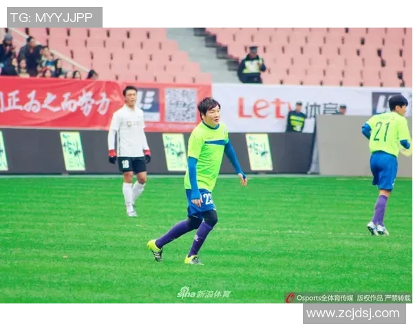 足球明星专访揭秘：他们的心路历程与赛场背后的故事